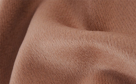 劉潭服裝教您：如何辨別純毛面料的真?zhèn)危? title=