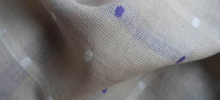 劉潭服裝采用的雙層薄紗襯