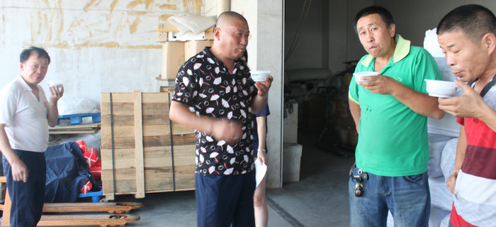 夏日送清涼 關(guān)愛裝貨員工