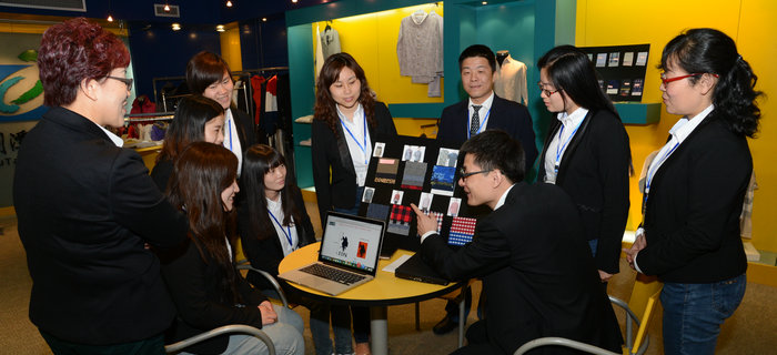 什么，被解雇了？劉潭服裝在服裝路上越走越堅強