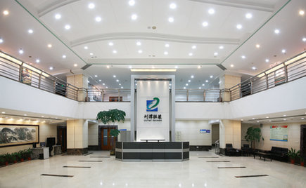 劉潭服裝榮獲2015年服裝行業(yè)利潤(rùn)總額和銷(xiāo)售利潤(rùn)率雙料百?gòu)?qiáng)企業(yè)