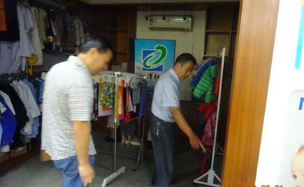 服裝加工:隱患排查常態(tài)化 安全生產(chǎn)有保障 服裝加工:隱患排查常態(tài)化 安全生產(chǎn)有保障