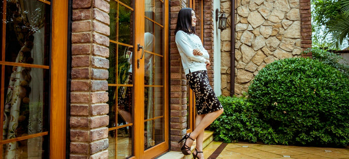 針織衫加工：針織衫+半身裙，走在秋色里的一抹靚色