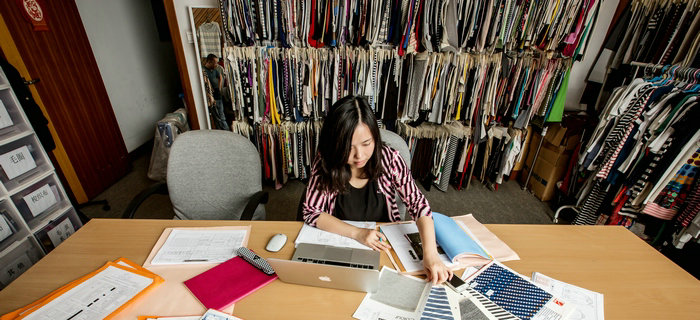 劉潭服裝：樸槿惠身陷&ldquo;閨蜜干政&rdquo;漩渦，其悲劇誰(shuí)解？