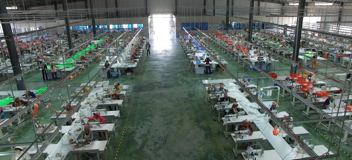 劉潭服裝董事長向柬埔寨生產基地員工致二零一七年新年賀詞