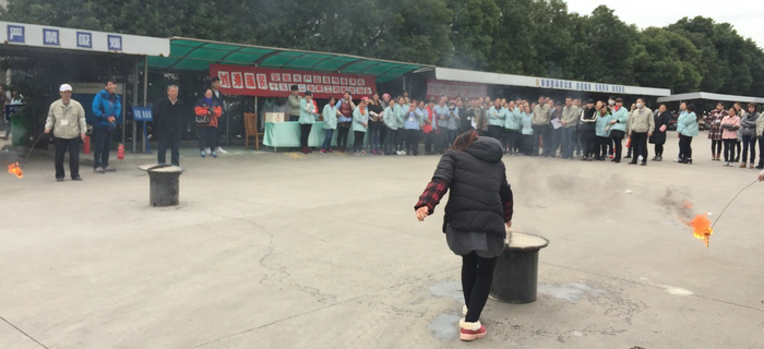 劉潭服裝保安隊致力于企業(yè)安全 為打造平安企業(yè)而不遺余力 劉潭服裝保安隊致力于企業(yè)安全 為打造平安企業(yè)而不遺余力