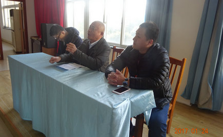 劉潭服裝團(tuán)拜會(huì)今日召開(kāi)，對(duì)2017年的發(fā)展方向做了具體安排