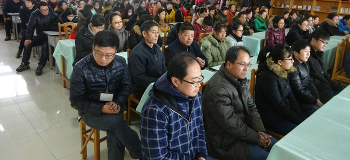 劉潭服裝團拜會今日召開，對2017年的發(fā)展方向做了具體安排