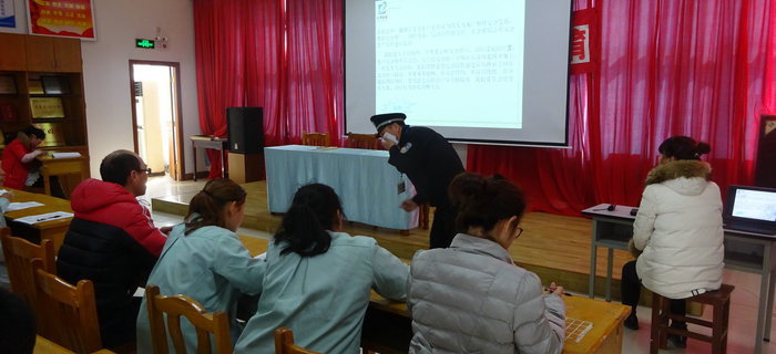 劉潭服裝召開(kāi)新入職員工培訓(xùn)會(huì)議，做好安全生產(chǎn)宣傳工作