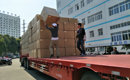 劉潭服裝又一服裝產(chǎn)品出貨啦！