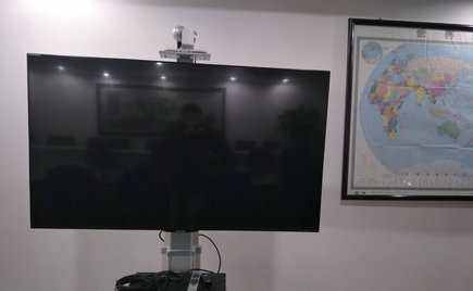 劉潭服裝辦公區(qū)設(shè)立電視電話會議室，利于即時信息共享