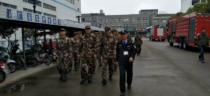 劉潭服裝：無(wú)錫北塘劉潭中隊(duì)和興源路中隊(duì)來(lái)我司消防演練