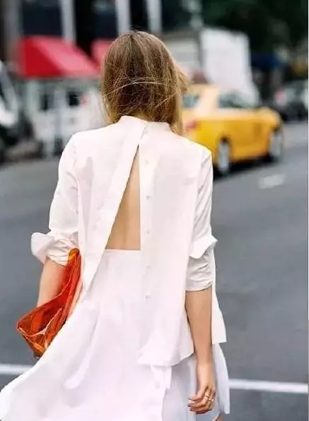 劉潭服裝：一本正經(jīng)地&ldquo;襯衫反著穿&rdquo;，不走尋常的性感美