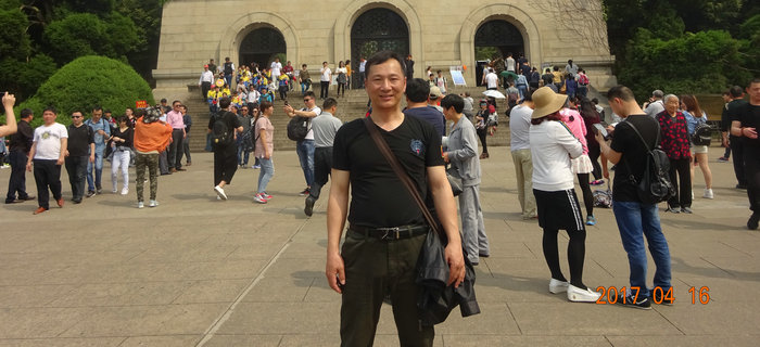 在五一來(lái)臨之際，劉潭服裝組織企業(yè)先進(jìn)標(biāo)兵赴南京游玩