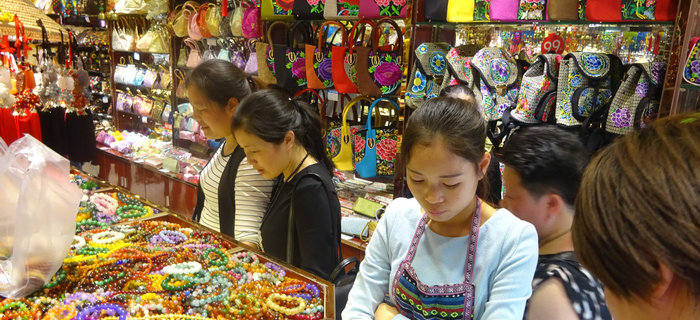 在五一來(lái)臨之際，劉潭服裝組織企業(yè)先進(jìn)標(biāo)兵赴南京游玩