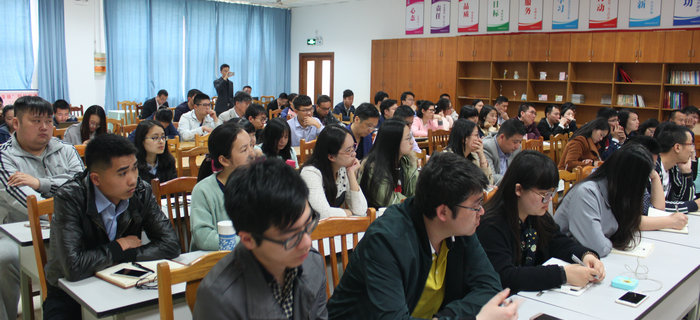 劉潭服裝與單仁學(xué)院互聯(lián)網(wǎng)專家聯(lián)合作付費推廣專題輔導(dǎo)