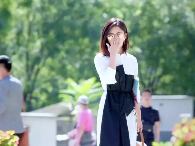 劉潭服裝：《狐貍的夏天》，帶你看譚松韻開掛的衣品