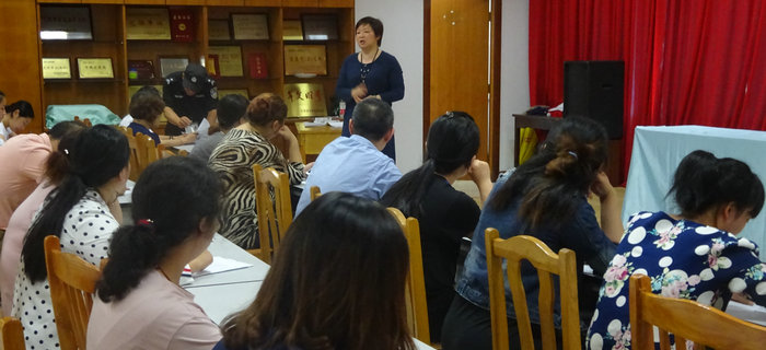 劉潭服裝召開第四次新員工入職培訓(xùn)