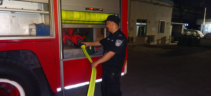 劉潭服裝聯(lián)合無錫北塘劉潭消防中隊進行消防演練