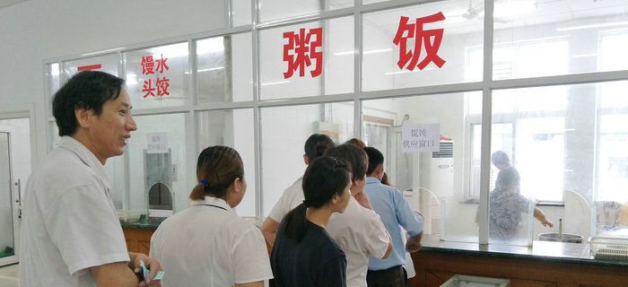 夏至未至，劉潭服裝為全體員工奉上鮮美餛飩