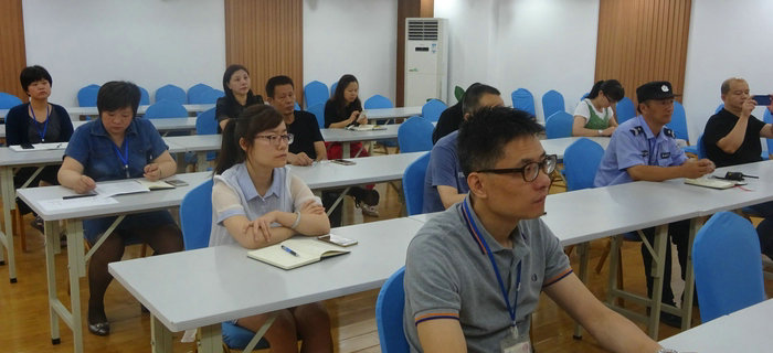 劉潭服裝舉辦紀(jì)念建黨96周年暨&ldquo;紅色之旅&rdquo;黨員演講活動(dòng)