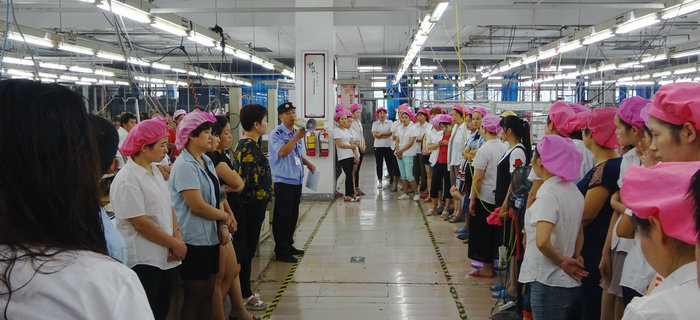 劉潭服裝在舉辦了企業(yè)危害因素及安全風(fēng)險(xiǎn)評(píng)估控制培訓(xùn)