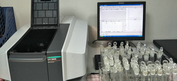 劉潭服裝加工車(chē)間用吊掛法來(lái)檢測(cè)甲醛濃度