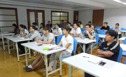 劉潭服裝今天開辦制版軟件培訓(xùn)會議