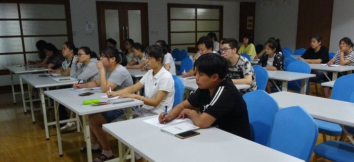 劉潭服裝今天開辦制版軟件培訓(xùn)會議