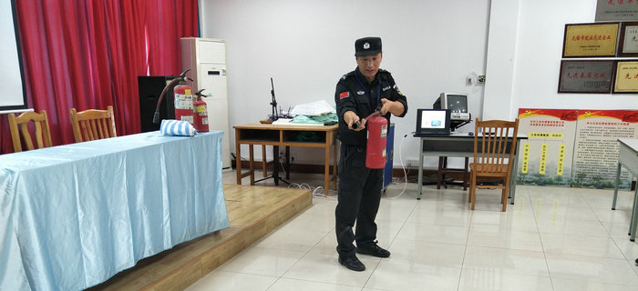 劉潭服裝舉辦第七次新員工入職培訓(xùn)會議