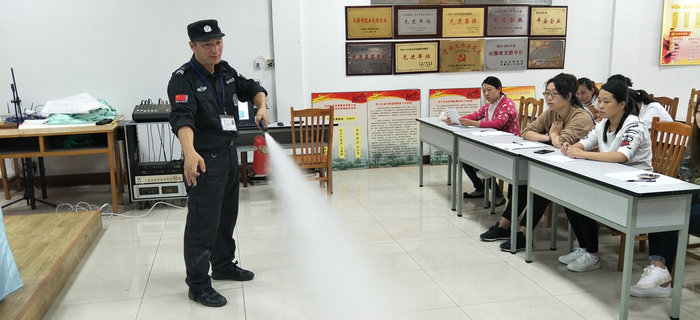 劉潭服裝舉辦第七次新員工入職培訓(xùn)會議