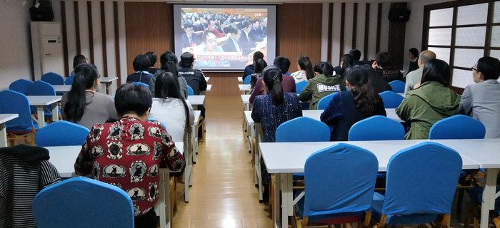 厲害了，我的祖國！劉潭服裝和你一起看十九大&hellip;&hellip;