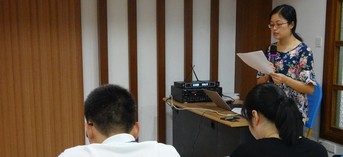 劉潭服裝召開砥礪奮進(jìn)，以優(yōu)異的成績(jī)向十九大獻(xiàn)禮黨員大會(huì)