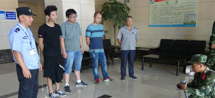 劉潭消防中隊來劉潭服裝進行消防設(shè)備現(xiàn)場培訓