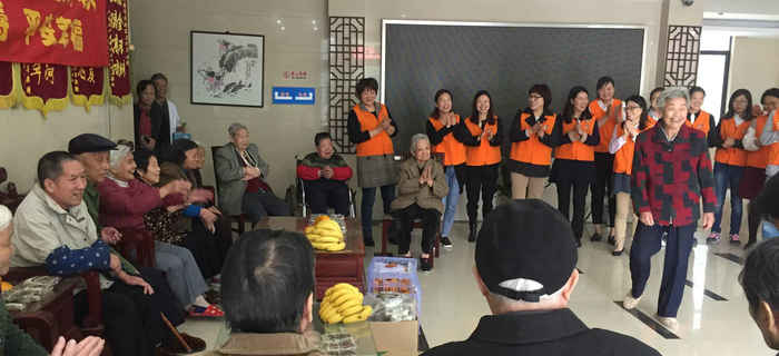 情暖重陽(yáng)，愛(ài)至養(yǎng)老院|劉潭服裝志愿者與老人們歡度重陽(yáng)