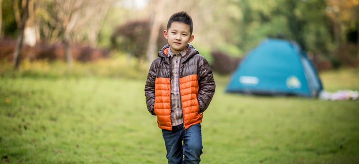 劉潭服裝：秋將盡，露結(jié)為霜；冬欲來，情結(jié)為愛 