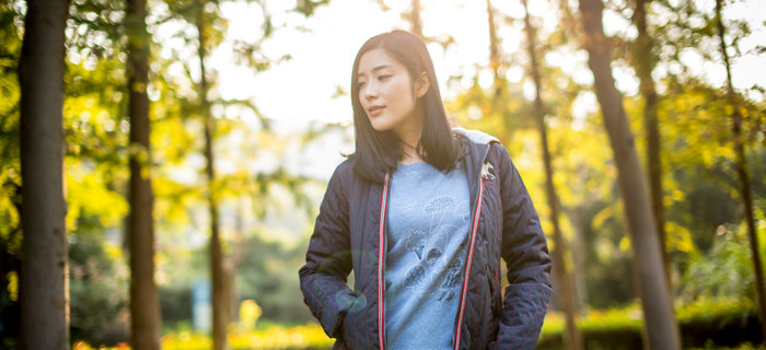 劉潭服裝：秋將盡，露結(jié)為霜；冬欲來，情結(jié)為愛 