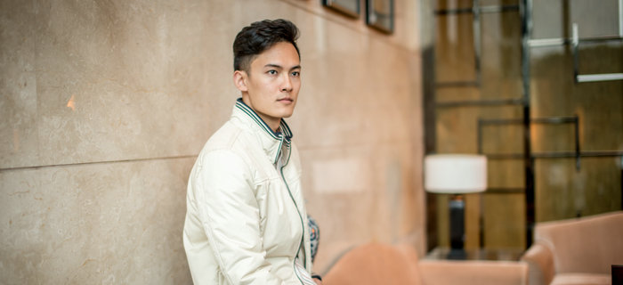 劉潭服裝：秋將盡，露結(jié)為霜；冬欲來，情結(jié)為愛 