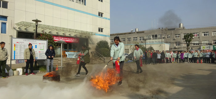 劉潭服裝圓滿(mǎn)舉辦十六屆二次職工消防運(yùn)動(dòng)會(huì)