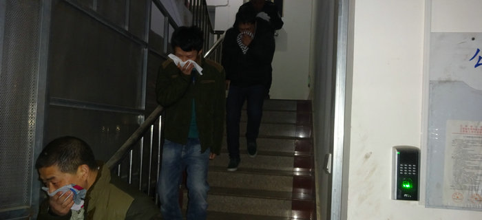 劉潭服裝員工夜間宿舍應(yīng)急逃生疏散演練獵影