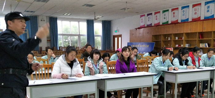 劉劉潭服裝2017年最后一次新員工入職培訓(xùn)會議圓滿收官