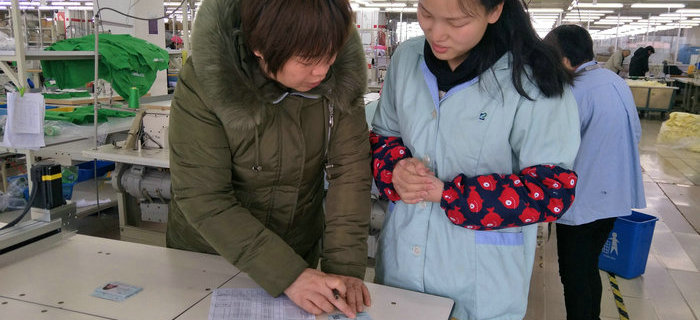 劉潭服裝工會為員工提前代購車票，讓員工順利返鄉(xiāng)