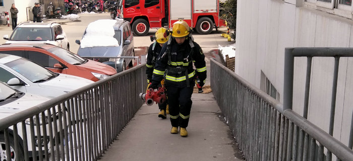 劉潭服裝：劉潭和興源路消防中隊來我司進行消防演練