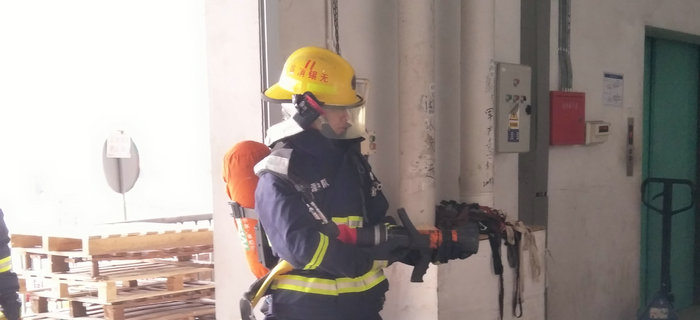 劉潭服裝：劉潭和興源路消防中隊來我司進行消防演練