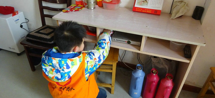 劉潭服裝志愿團隊攜手小志愿者前往五河養(yǎng)老院進行新春慰問