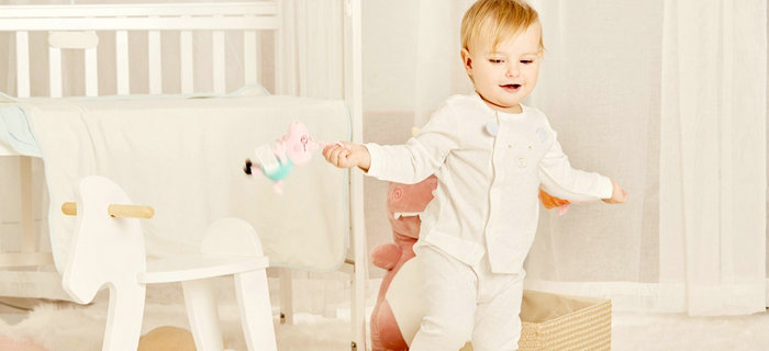 劉潭服裝：如何給滿月前的寶寶挑衣服？