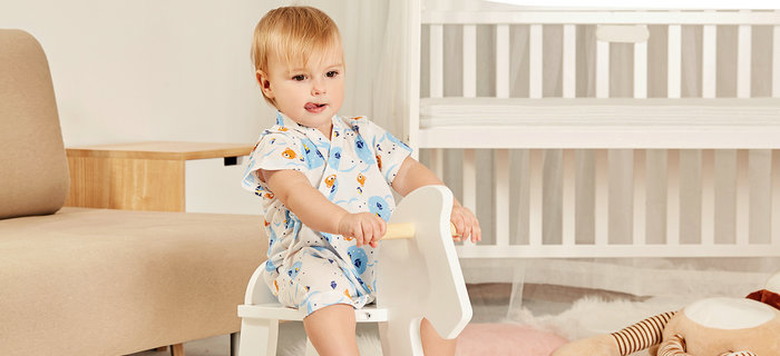 劉潭服裝：如何給滿月前的寶寶挑衣服？