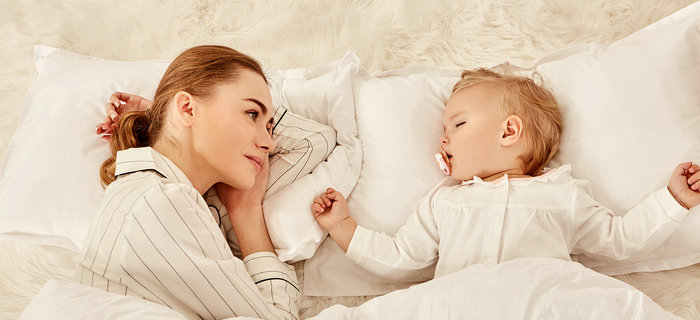 劉潭服裝：怎么給滿月到一歲間的寶寶挑衣服？