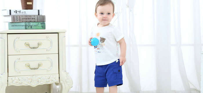 劉潭服裝：春天到了，媽媽們該怎么幫寶寶們穿衣服呢？