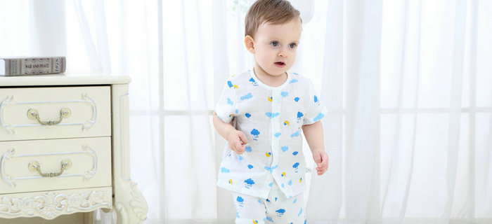 劉潭服裝：春天到了，媽媽們該怎么幫寶寶們穿衣服呢？